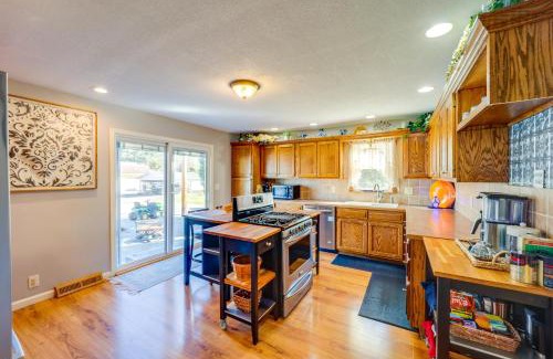 West Liberty House | 10 Mi to Mad River Mtn Family-Friendly Retreat!