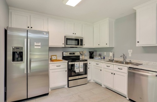 Iuka Cottage | 10 Mi to Tennessee River: Blue Willow-themed Home