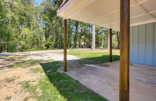 Iuka Cottage | 10 Mi to Tennessee River: Blue Willow-themed Home