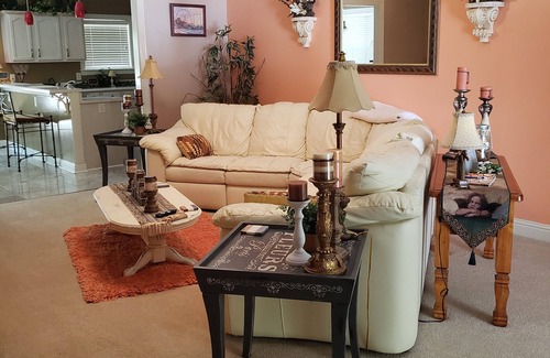 Macon House | 10 miles from downtown yet at the lake!