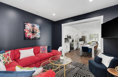 Detroit House | 10 Min Dwtn - 8 Beds, incl. 3 King Size -Sleeps 14