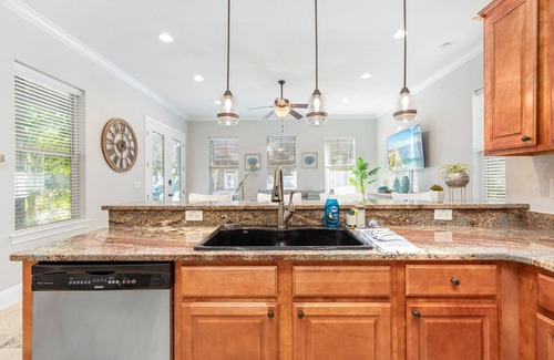 Villages of Crystal Beach House | 10-Min Walk to Beach | BBQ, Trolley & Heated Pool