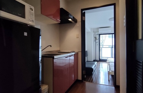 Naniwa Apartment | 10 minutes from JR Namba Station and Subway/Hanshin Sakuragawa Station 5 minutes from JR Ashiwarabashi Station 4 minutes from supermarket One room on one floor, max. 5 people, elevator available, convenient to Namba, Dotonbori and Shinsaibashi