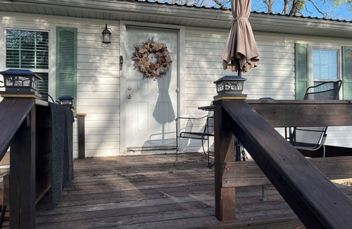 Bastrop House | 10 minutes to Bastrop State Park & Lake Bastrop - charming home on 3 acres