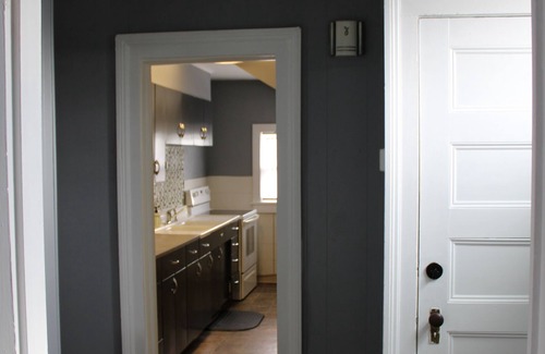 Melrose Park Apartment | 10 Minutes to Skaneateles! Top-Floor Auburn Apartment near Emerson Park