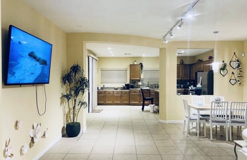 Enterprise House | 10 minutes to strip and airport