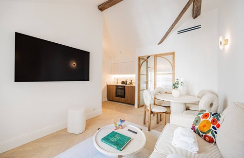 Sorbonne Apartment | 10 New suite 4 persons- Saint Germain Notre-Dame