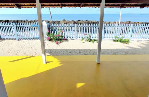 Vypin Cottage | 10 North by the sea - secluded beach-front cottage