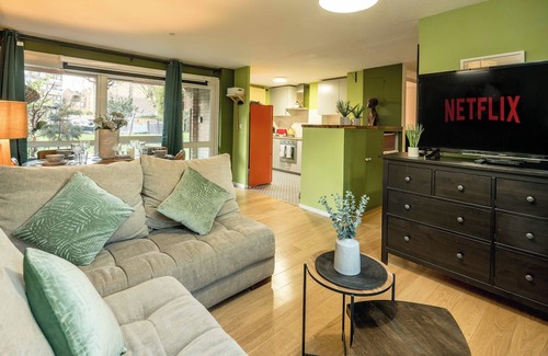 Chaucer Apartment | 10% OFF| Cosy Flat in London Bridge + Games, Netflix & Parking + Garden!