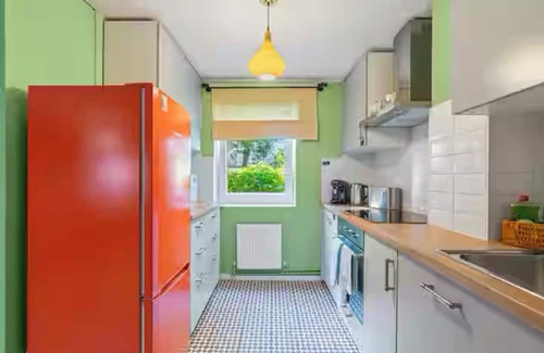 Chaucer Apartment | 10% OFF| Cosy Flat in London Bridge + Games, Netflix & Parking + Garden!