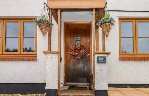 Cwm-twrch Isaf House | 100 Cwmphil Road