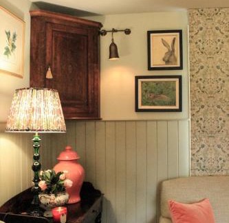 Tudenham Villa | 100 year old family farmhouse