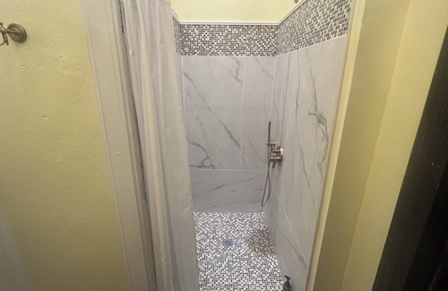 Bainbridge House | 100-Year-Old HISTORIC DOWNTOWN Building Spacious, Elegant, Comfy, Pet Friendly