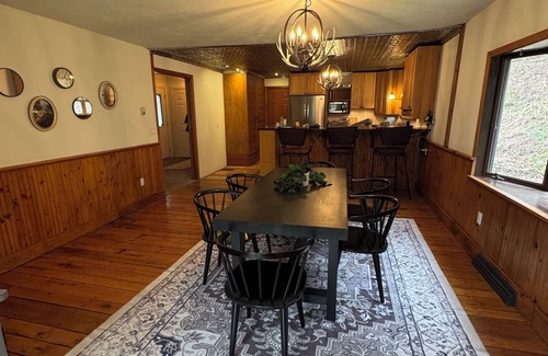 Walton House | 1000 Acre Retreat