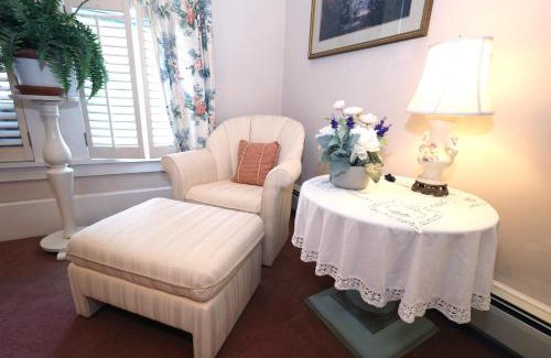 Wellesley Island Hotel | 1000 Island Hart House