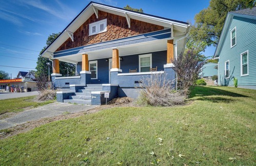 Knoxville Cottage | '1001 Sevier Bungalow': 2 Mi to Neyland Stadium!