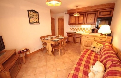 Bisanne 1500 Apartment | 100m from ski slopes, Ground floor, balcony, parking, tv, ski locker, 45m², Les Saisies