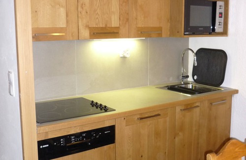 Les Deux Alpes Apartment | 100m from the chairlift of the devil, discount ski passes and equipment rental