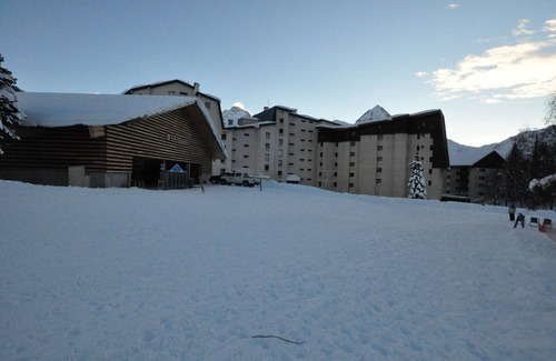 Les Deux Alpes Apartment | 100m from the chairlift of the devil, discount ski passes and equipment rental