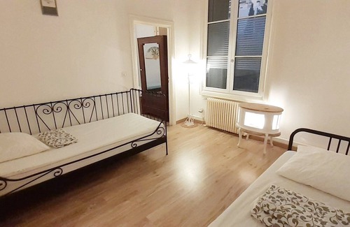 Aiguerelles Apartment | 100m² D'espace et de Calme Entre Corum, Gare & Place de la Comédie