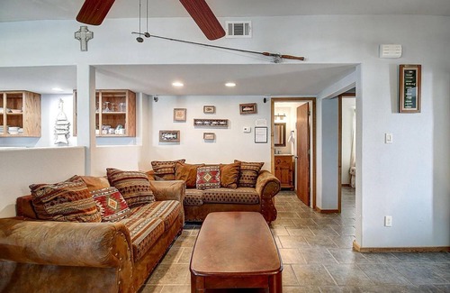 Leeward Sands House | 102 m² House ∙ 3 bedrooms ∙ 10 guests