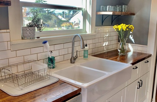 Sunnyland House | 102 year old Craftsman Home