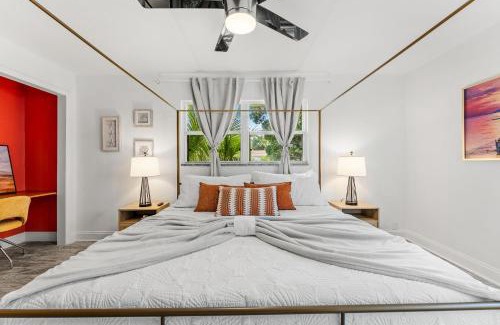 Golden Beach Estates House | 105 Bay Dr N