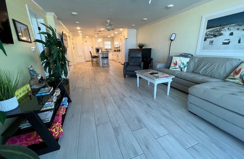 Little Venice Condo | #106 2BR, 2.5BA 2KING BEDS, 1 Queen Murphy #20 Dog LaundryRoom Total Remodel