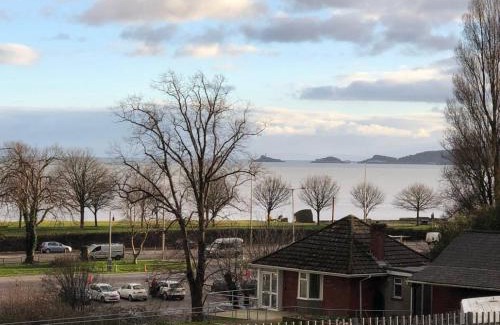 Sketty House | 106 Brynmill - Room 1 - Sea views