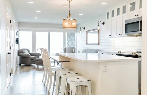 Central Okanagan Apartment | 107 - Lakefront Serenity with Mountain Views