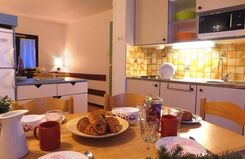Saint-Leger-les-Melezes Apartment | 10m from ski slopes, swimming pool, sauna, hammam, parking, tv, ski locker, 35m²