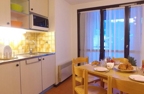 Saint-Leger-les-Melezes Apartment | 10m from ski slopes, swimming pool, sauna, hammam, parking, tv, ski locker, 35m²