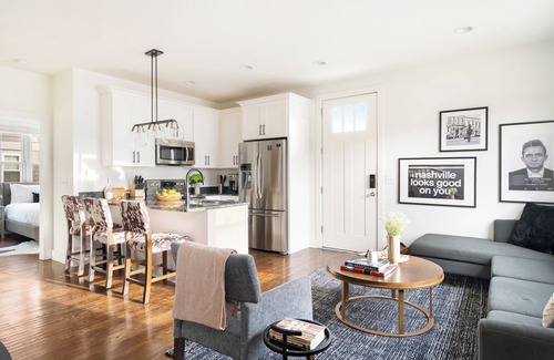 Chestnut Hill Apartment | 10min to DT | 3BR Home w/Bunk Rooms | Hart Suites