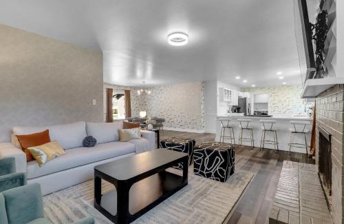 Tulsa House | 10min to EXPO - Family-Friendly with Office & Playroom