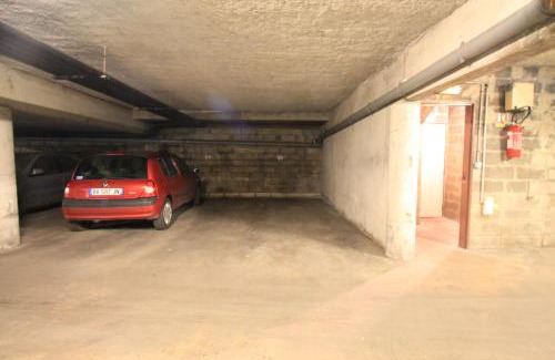 Courcouronnes Apartment | 10mn T12 - RER D, Paris 33mn, From 1 to 6 Guests, Undergroung Private Parking, Shopping Mall, Swimming Pool, Skating Rink, Théâtre, Cinéma, Library