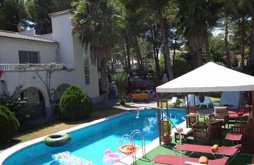 Les Tres Cales Villa | 11 bedrooms, sleeps 30, Full A/C, jacuzzi, BBQ, 1000 Mbps fiber internet