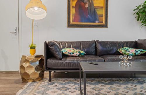 Downtown Apartment | 11 Best Walk location of SM