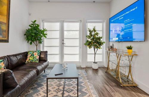 Downtown Apartment | 11 Best Walk location of SM