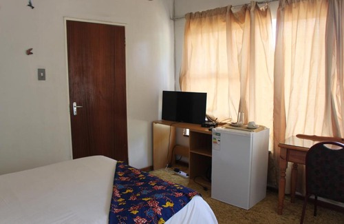 Kempton Park House | 11 Eland Guest House
