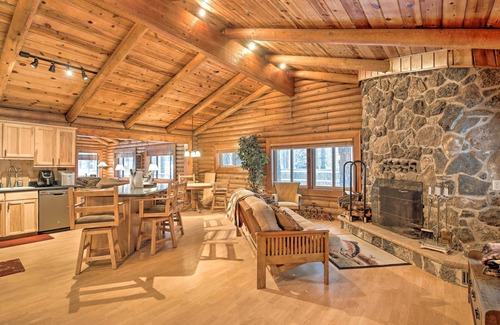 Pinetop Cottage | 11 Mi to Rainbow Lake: Family Home w/Large Yard