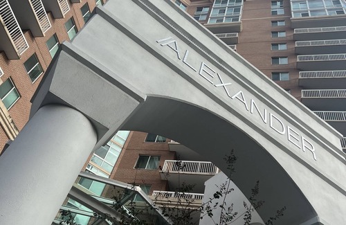 West End Apartment | 11 minutes to DCA! Lovely 1bed Modern Apt w/Amenities!