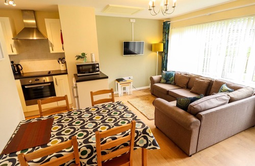 Mundesley Cottage | 11 THE DELL, pet friendly, character holiday cottage in Mundesley