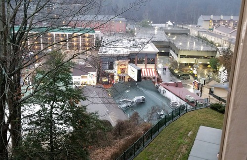 Gatlinburg Condo | 110 Bon Air Drive. Scenic Downtown Gatlinburg . Wonderful Restaurants.