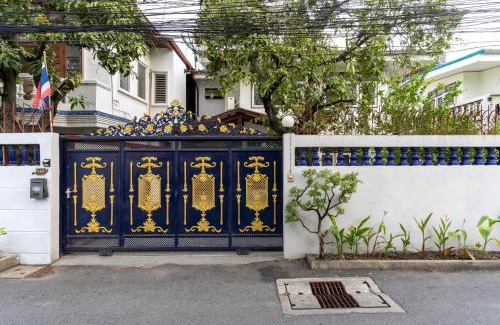 Samsen Nok Villa | 110 House 4Bedroom