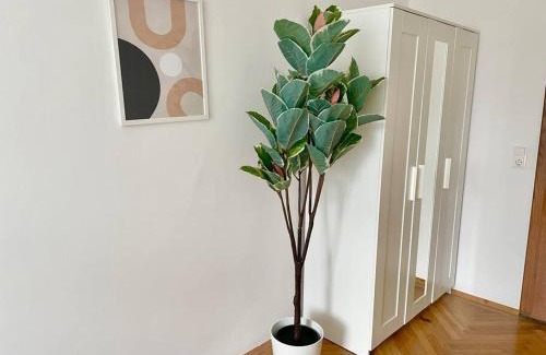 Favoriten Apartment | 110m2 Stylish 4 Bedroom Apartment