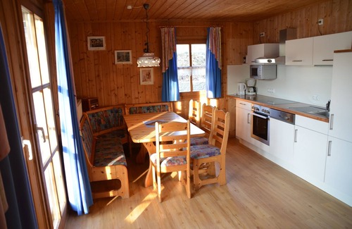 Neunburg vorm Wald Apartment | 110qm großes, freistehendes Holzhaus mit 3 Schlafräumen