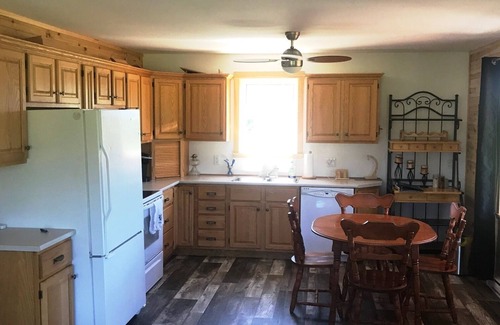 Souris Cottage | 112 waterfront cottage close to beaches w/hot tub