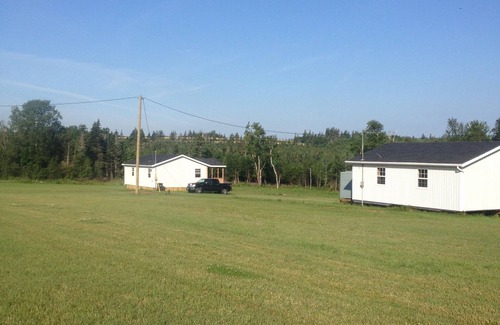 Souris Cottage | 112 waterfront cottage close to beaches w/hot tub