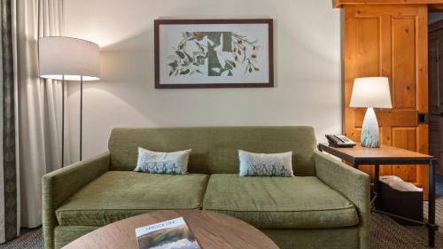 Stowe Area Resort | 1124A One Bedroom The Pines By Stowe Mountain Rentals