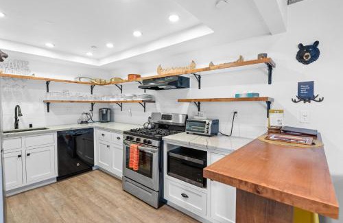 Big Bear Lake House | 114 - Cubby Condo - Meredith Lodging